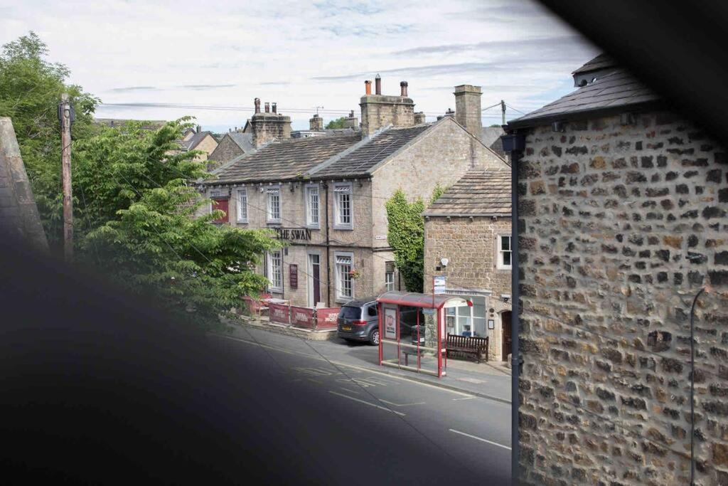 1700 Period George Street *